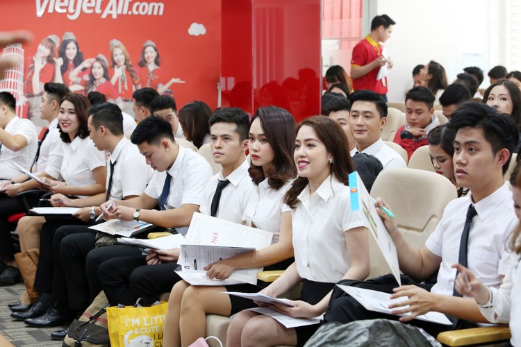 Vietjet tuyển dụng tiếp viên tại Hà Nội và TPHCM