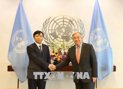 Tổng Thư ký LHQ Antonio Guterres và Đại sứ Đặng Đình Quý