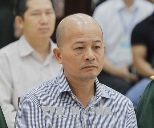 Bị cáo Đinh Ngọc Hệ, nguyên Phó Tổng giám đốc Tổng Công ty Thái Sơn (Bộ Quốc phòng) tại phòng xét xử. Ảnh: TTXVN