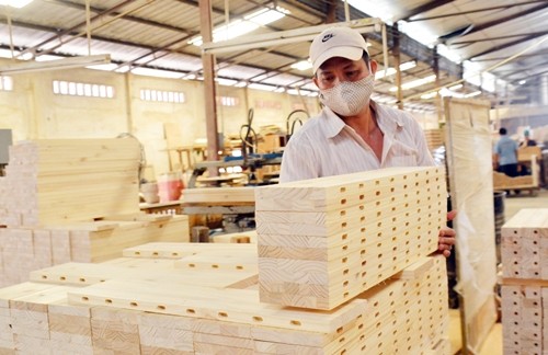 Ngành gỗ đã hoàn thành gần 46% mục tiêu xuất khẩu cả năm.