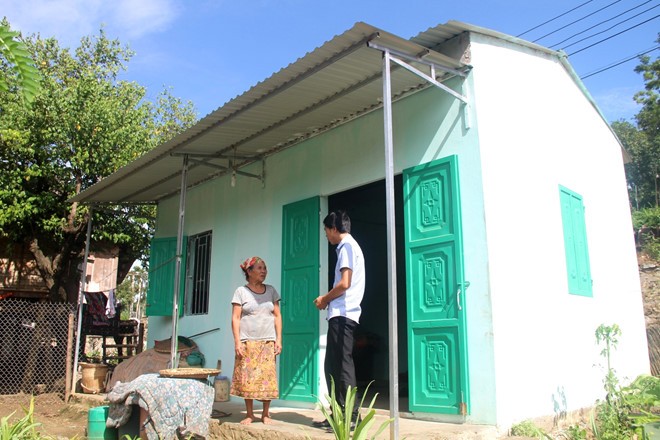 Các hộ nghèo đặc biệt khó khăn ở huyện Mường Lát có nhà mới kiên cố.