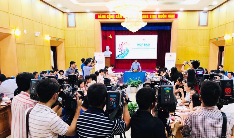 Bộ trưởng Nguyễn Chí Dũng chủ trì tổ chức họp báo giới thiệu về Chương trình Kết nối mạng lưới đổi mới sáng tạo Việt Nam. Ảnh: Thùy Trâm