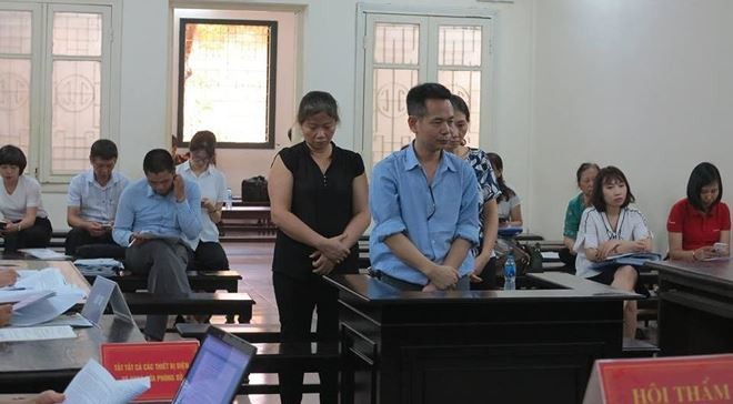 Bị cáo Lê Quốc Dương và đồng phạm tại tòa sơ thẩm. Ảnh Internet