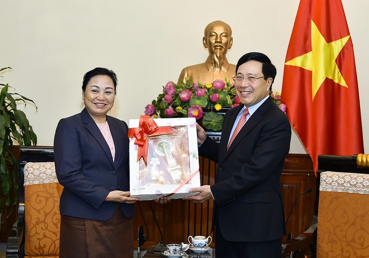 Phó Thủ tướng Phạm Bình Minh tiếp Thứ trưởng Bộ Ngoại giao Lào. Ảnh: VGP