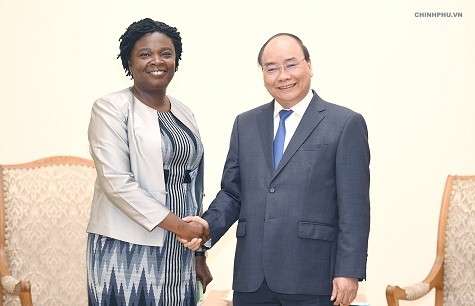 Thủ tướng Nguyễn Xuân Phúc tiếp bà Victoria Kwakwa, Phó Chủ tịch Ngân hàng Thế giới phụ trách khu vực Đông Á-Thái Bình Dương - Ảnh: VGP