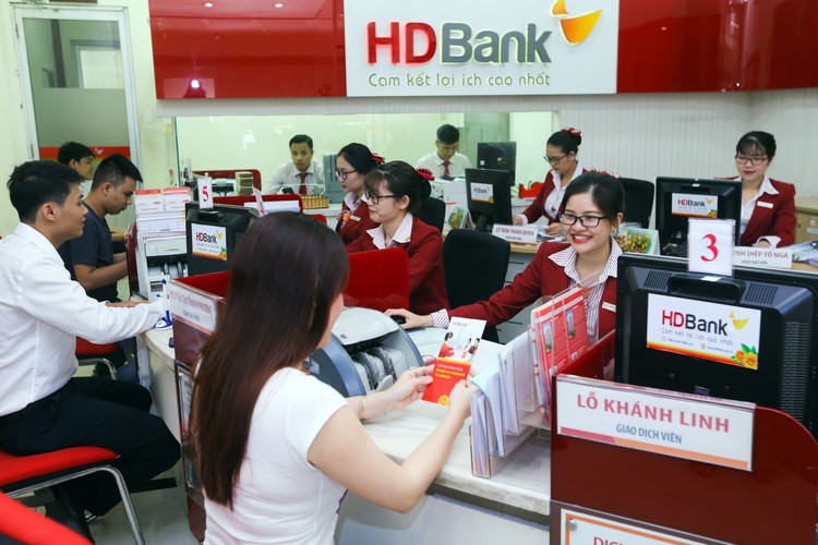 HDBank: Tặng thêm  0,7%/năm cho khách hàng gửi tiền tại các điểm mới khai trương