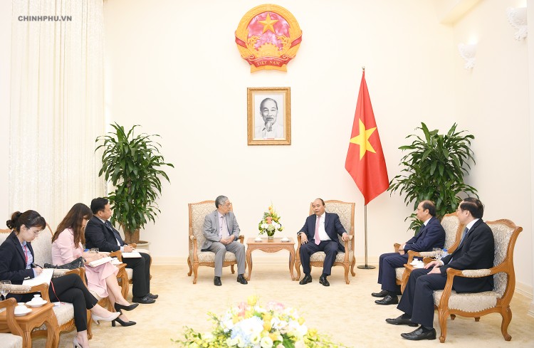 Thủ tướng Nguyễn Xuân Phúc tiếp ông Phạm Tuấn Phan, Giám đốc Điều hành của Ban Thư ký Ủy hội sông Mekong quốc tế. Ảnh: VGP