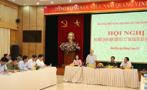 Tổng Bí thư Nguyễn Phú Trọng tiếp xúc cử tri trước kỳ họp Quốc hội. Ảnh: TTXVN