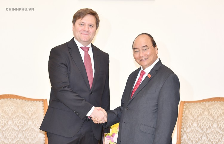 Thủ tướng Nguyễn Xuân Phúc tiếp Đại sứ Ba Lan tại Việt Nam, ông Wojciech Gerwel đến chào xã giao. Ảnh: VGP