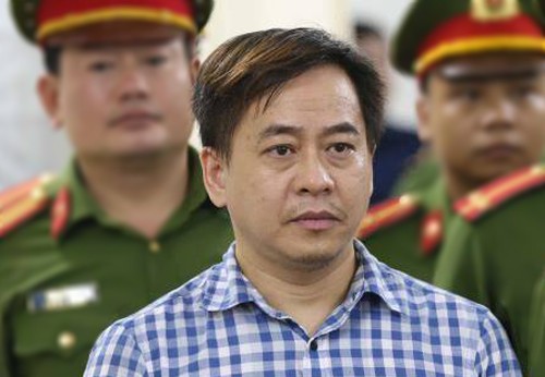 Bị cáo Phan Văn Anh Vũ trong phiên tòa sơ thẩm. Ảnh: TTXVN