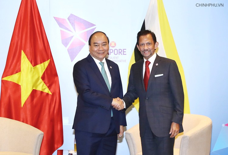 Thủ tướng Nguyễn Xuân Phúc và Quốc vương Brunei Sultan Hagi Hassanan Bolkiah. Ảnh: VGP