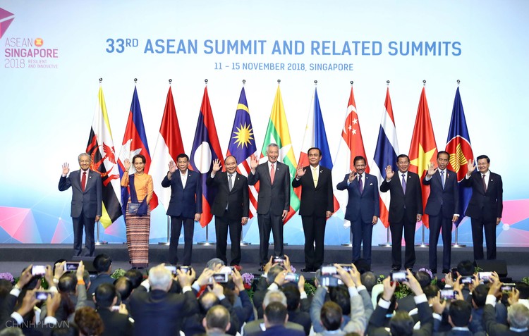 Thủ tướng Nguyễn Xuân Phúc và lãnh đạo các nước ASEAN. Ảnh: VGP