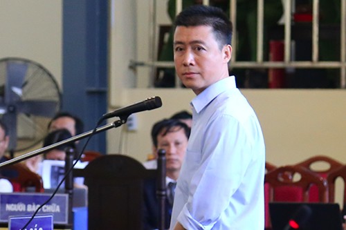 Phan Sào Nam trong phiên tòa sáng 19/11.