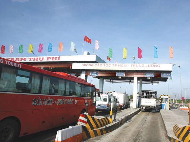 Trạm thu phí trên cao tốc TPHCM-Trung Lương.