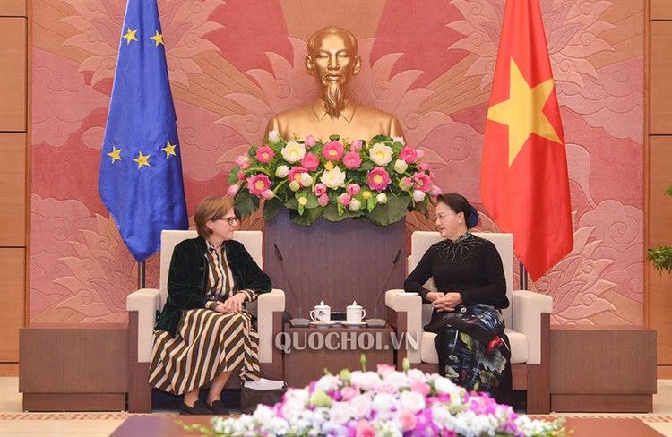 Chủ tịch Quốc hội Nguyễn Thị Kim Ngân và Phó Chủ tịch EP Heidi Hautala