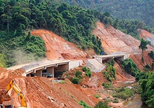 Cao tốc Cam Lộ - La Sơn sẽ kết nối cao tốc La Sơn - Túy Loan đang xây dựng.