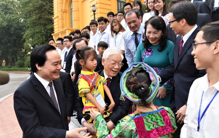 Tổng Bí thư, Chủ tịch nước Nguyễn Phú Trọng gặp mặt Đoàn học sinh, sinh viên tiêu biểu, xuất sắc năm học 2017-2018.