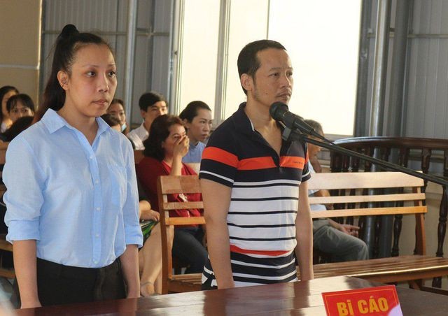 Phạm Lê Hoàng Uyển và Võ Hoàng Hà tại phiên tòa sơ thẩm