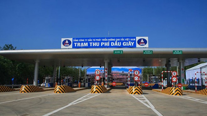 Lượng phương tiện qua cao tốc TP HCM - Long Thành - Dầu Giây theo kiểm tra ngày 18/2 là 39.000 lượt với mức thu 3,3 tỷ đồng/ngày. Ảnh: Thanh niên.