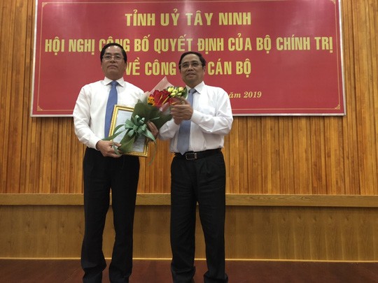 Ông Phạm Viết Thanh (bìa trái) tại lễ công bố chiều ngày 2/3)