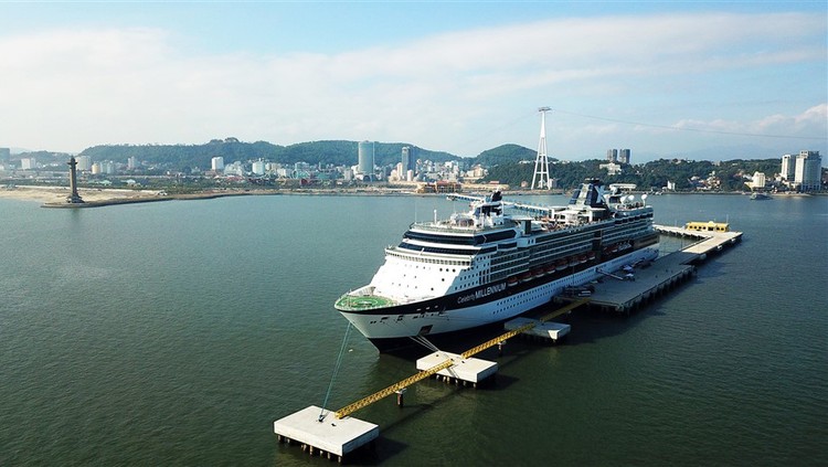 Cảng tàu khách quốc tế Hạ Long 