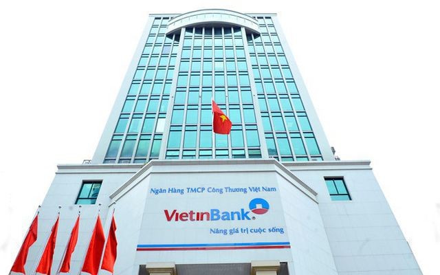 VietinBank vừa chào bán công khai hơn 15 triệu cổ phiếu của Saigonbank với mức giá khởi điểm 20.100 đồng/cổ phiếu, cao gấp đôi giá giao dịch trên thị trường OTC hiện nay.