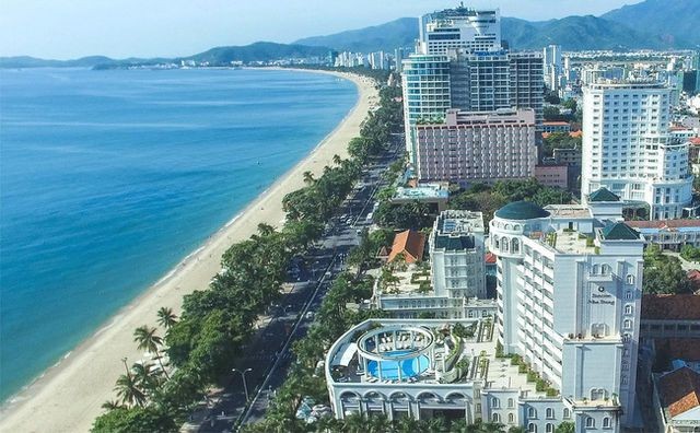 Trên địa bàn tỉnh Khánh Hòa hiện có khoảng 750 cơ sở lưu trú du lịch với 39.400 phòng.