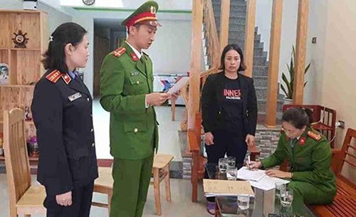 Cơ quan điều tra đọc lệnh khởi tố với nghi can Trương Thị Linh