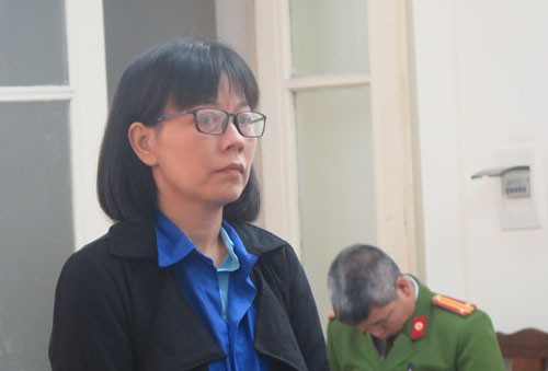 Ngọ Thị Hoa tại phiên tòa sáng 26/3.


