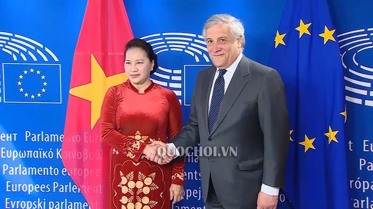 Chủ tịch Quốc hội Nguyễn Thị Kim Ngân và Chủ tịch Nghị viện châu Âu Antonio Tajani.