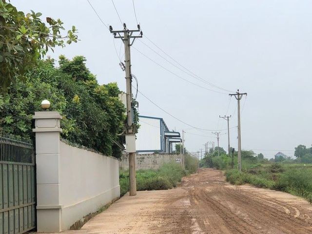 Khu vực được cho là có công trình sai phạm phải di dời theo quyết định của UBND huyện Sóc Sơn
