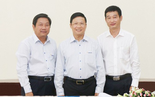 Ông Nguyễn Thanh Tùng - Tổng giám đốc, ông Võ Minh Tuấn - Chủ tịch HĐQT;  và ông Huỳnh Phương - thành viên HĐQT DongA Bank (từ trái qua phải). Ảnh: DAB.