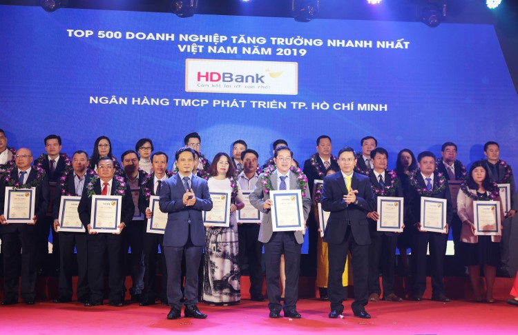 HDBank vừa được Vietnam Report đánh giá nằm trong Top 5 Ngân hàng có tốc độ tăng trưởng nhanh nhất 2019 