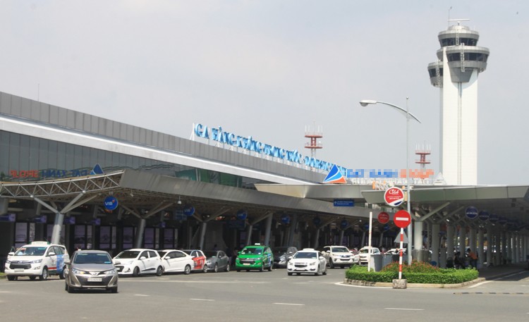 Sân bay Tân Sơn Nhất đang đón gần 40 triệu hành khách mỗi năm.