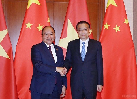 Thủ tướng Nguyễn Xuân Phúc và Thủ tướng Quốc vụ viện Trung Quốc Lý Khắc Cường. Ảnh: VGP