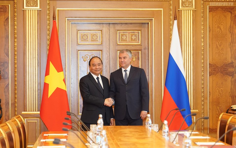 Thủ tướng Nguyễn Xuân Phúc và Chủ tịch Duma Quốc gia Nga Vyacheslav V. Volodin. ẢNh: VGP