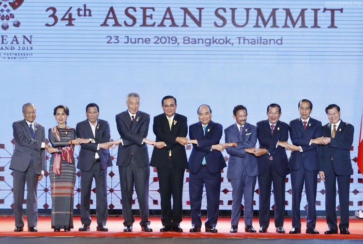 Các nhà lãnh đạo ASEAN tại lễ khai mạc Hội nghị. - Ảnh: VGP