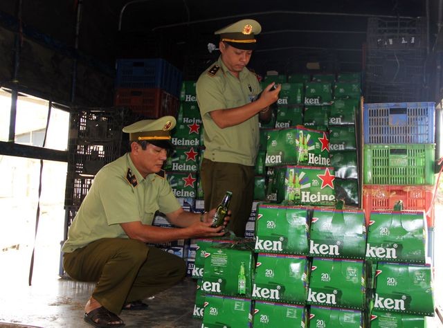 7.380 chai bia nhãn hiệu Heineken không có xuất xứ nguồn gốc
