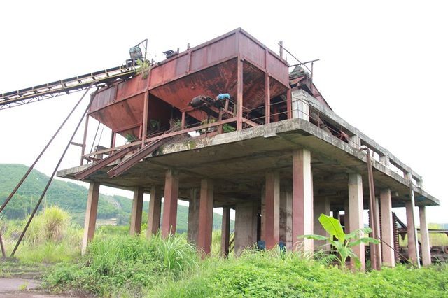 Nhà máy tuyển quặng sắt Vũ Quang được đầu tư 158 tỷ đồng nay chỉ còn lại đống sắt vụn