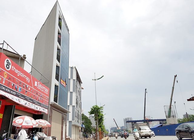 Nhà siêu mỏng, siêu méo xuất hiện ồ ạt sau dự án mở rộng đường Phạm Văn Đồng (quận Bắc Từ Liêm, Hà Nội)