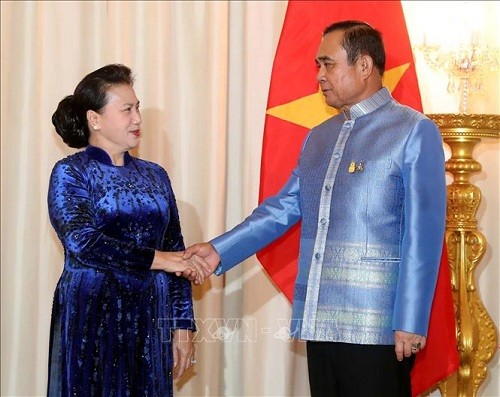 Chủ tịch Quốc hội Nguyễn Thị Kim Ngân và Thủ tướng Thái Lan Prayut Chan-ocha - Ảnh: TTXVN