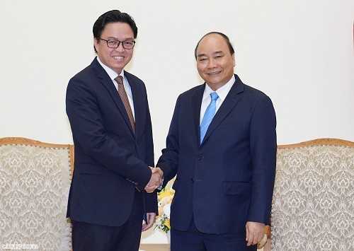 Thủ tướng Nguyễn Xuân Phúc và Đại sứ Campuchia Prak Nguon Hong - Ảnh: VGP