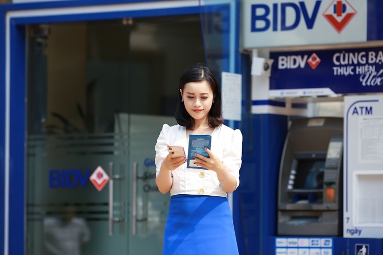 Sử dụng gói tài khoản B-Free của BIDV, khách hàng sẽ tiết kiệm phí chuyển tiền với hạn mức tới 1,75 tỷ đồng/ngày