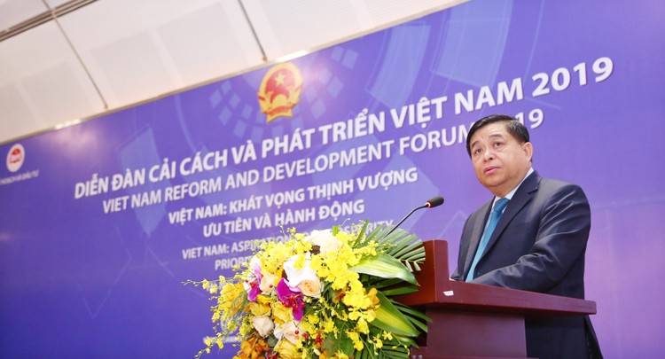 Bộ trưởng Bộ KH&ĐT Nguyễn Chí Dũng phát biểu khai mạc VRDF 2019. Ảnh: Lê Tiên
