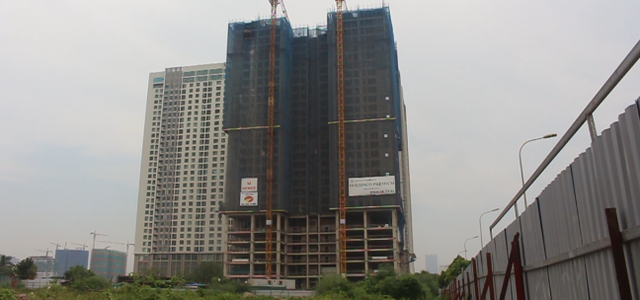 Qua kiểm tra, các cơ quan chức năng phát hiện chủ đầu tư xây vượt tầng tại Dự án Tổ hợp văn phòng và nhà ở Housinco Tân Triều.