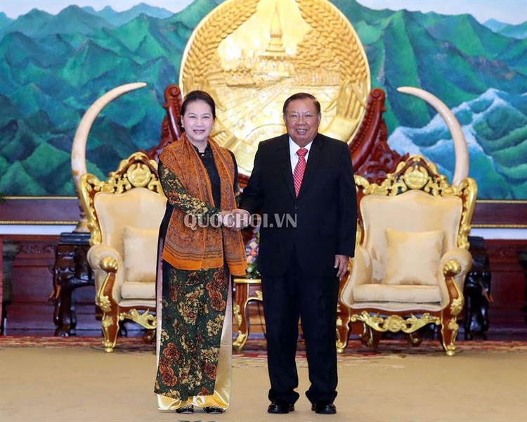 Chủ tịch Quốc hội Nguyễn Thị Kim Ngân hội kiến Tổng Bí thư, Chủ tịch nước Lào Bounnhang Vorachith.