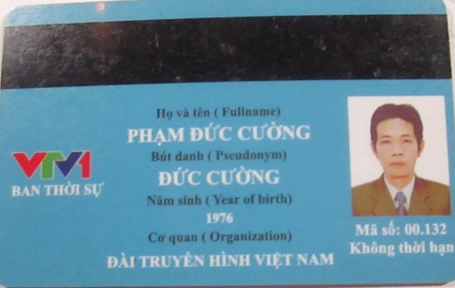 Chiếc thẻ nhà báo 'dởm mà Phạm Đức Cường xuất trình để xin lỗi vi phạm giao thông (Ảnh: Công an TP Hà Nội).