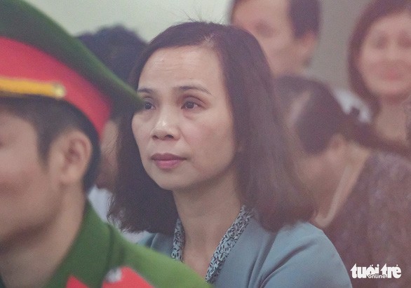 Bị cáo Triệu Thị Chính (cựu phó giám đốc Sở Giáo dục và đào tạo tỉnh Hà Giang) tại phiên tòa chiều 15-10