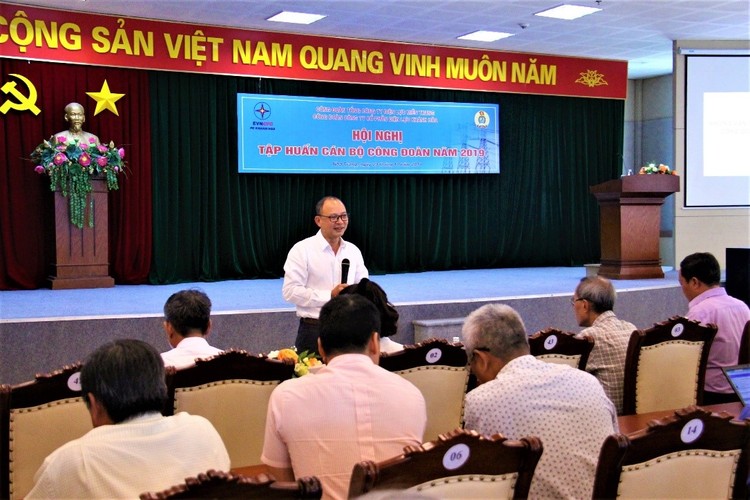 Hơn 100 cán bộ Công đoàn PC Khánh Hòa được tập huấn nghiệp vụ