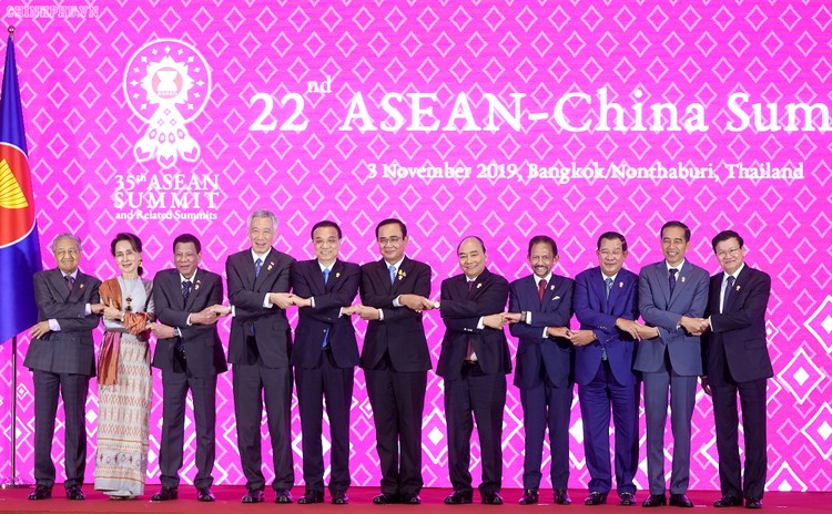 Thủ tướng Nguyễn Xuân Phúc dự Hội nghị Cấp cao ASEAN - Trung Quốc. - Ảnh: VGP